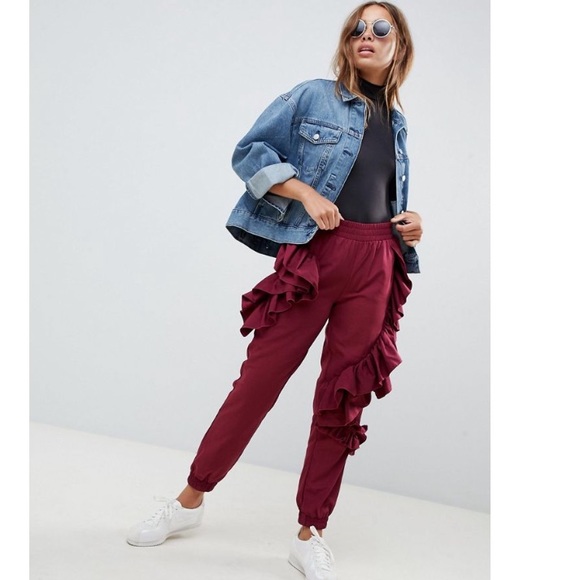 Ruffle joggers in burgundy - Picture 2 of 4